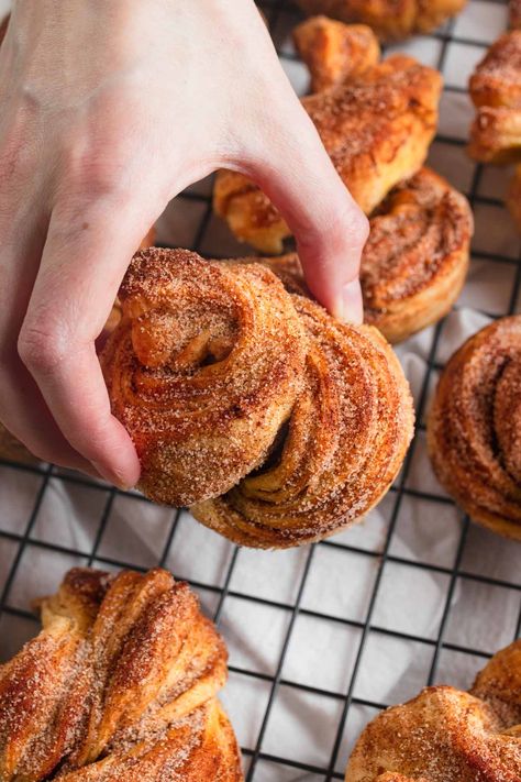 Cinnamon Sugar Puff Pastry Knots - Two Market Girls Puff Pastry Cinnamon Star, Rough Puff Pastry Desserts, Puff Pastry Morning Buns, Puff Pastry Cinnamon Knots, Cinnamon Sugar Puff Pastry Twists, Cinnamon Puff Pastry Recipes, Puff Pastry Cinnamon Twists, Vegan Puff Pastry Recipes, Puff Pastry Breakfast Recipes