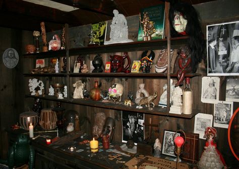 Ed and Lorraine Warren's Museum Of The Occult. Ed And Lorraine Warren Museum, Warren Museum, Occult Museum, Ed Warren, Ed And Lorraine, The Haunting In Connecticut, Nicholas Chavez, Witch History, Lorraine Warren