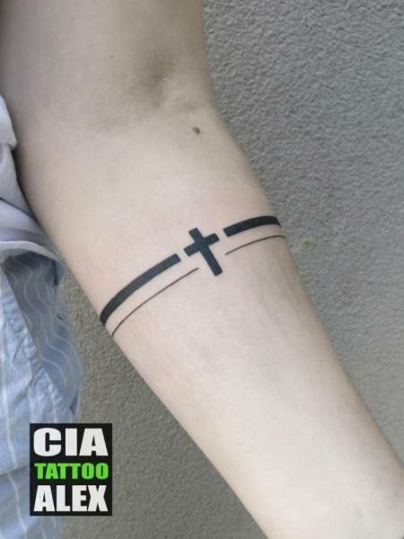 Cross Band Tattoo, Armband Tattoo Mann, Cruces Tattoo, Small Crown Tattoo, Band Tattoos For Men, Barcode Tattoo, Simple Tattoos For Guys, Forearm Band Tattoos, Armband Tattoos