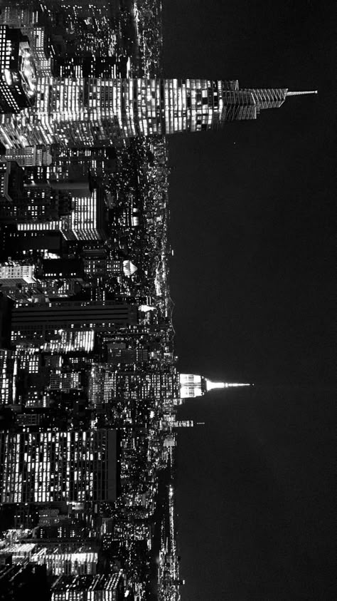 Dark Nyc Wallpaper, Old Money Aesthetic Laptop Background, New York Mac Wallpaper, Macbook Wallpaper For Men, Black Ipad Background, Black And White Wallpaper Computer, New York City Aesthetic Wallpaper Laptop, Nyc Macbook Wallpaper, Black Wallpaper For Macbook