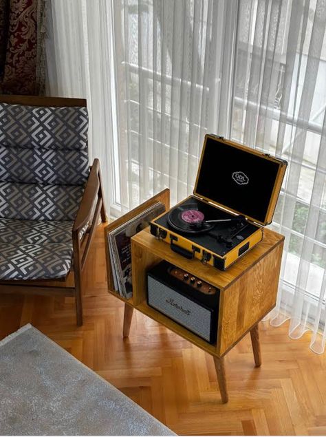 Wooden Record Player Stand, Turn Table Stand, Turntable Furniture Design, Storage Turntable, Turntable Cabinet, Vinyl Record Furniture, Turntable Furniture, Vinyl Room, Turntable Stand