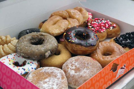 Dunkin Donuts Donut Flavors, Dukin Donuts, Dunkin Donuts Recipe, Dunkin Donuts Menu, Coffee Calories, Blueberry Cake Donuts, Dunkin Donuts Iced Coffee, Old Fashioned Donut, Keto Breakfast Smoothie