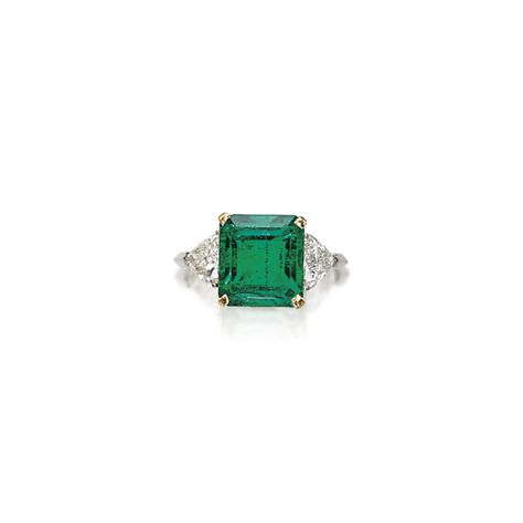 AN EMERALD AND DIAMOND RING, BY BULGARI Sea House, Diamond Ring, Emerald And Diamond Ring, Emerald, Diamond Cuts, Platinum, Ring Size, Ring, Gold