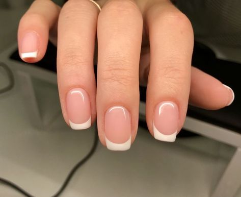 Nail Designs Rounded Square, Gel French Manicure Natural Nails, Short Fingers Nail Shape, Squoval French Tip Nails, Classy Square Nails, Squoval Acrylic Nails, Cosmetic Inspiration, Gel Nails French, Unghie Nail Art