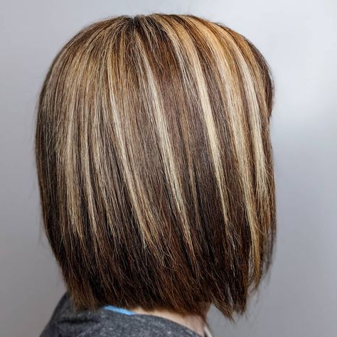 Highlights Brown Hair Short Bob, Chunky Highlights For Brown Hair, Brown Hair Short Bob, Highlights Brown Hair Short, Brown Hair Short, Highlights For Brown Hair, Mom Hair, Chunky Highlights, Mom Hairstyles