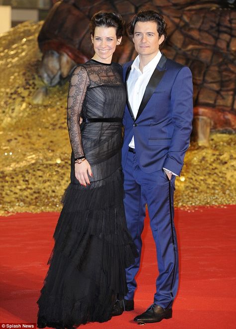 Evangeline Lilly and Orlando Bloom on the red carpet premiere of The Hobbit: Desolation of Smaug in Berlin. Legolas Thranduil, Hobbit Poster, Hobbit Cast, Orlando Bloom Legolas, Hobbit Desolation Of Smaug, Lotr Cast, Red Carpet Premiere, Legolas And Thranduil, The Hobbit Movies