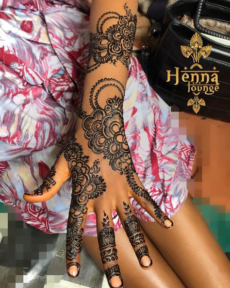 Henna flower design Henna Designs Long Hand, Ugly Henna Designs, Henna Art Designs Hand, Henna Long Design, Henna Designs With Flowers, Henna Designs African, Henna Flower Designs Hand, Eid Henna Designs Somali, Somali Henna Designs Simple