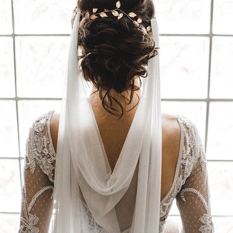 Sparkling bridal cape shoulder cape veil sparkly wedding | Etsy Draped Wedding Veil, Wedding Mantle Veil, Drape Veil Hairstyle, Bridal Hair Vine With Veil, Wedding Headpiece And Veil, Goddess Veil, Wedding Veil Hair, Fae Wedding, Draped Veil