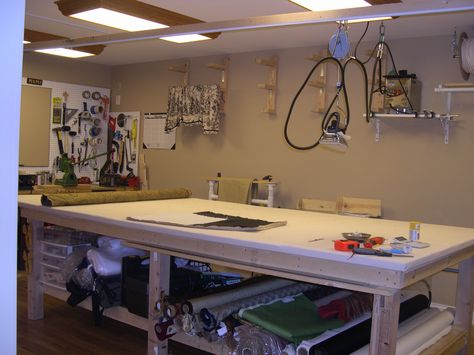 Cathy's Studio Workroom Table Upholstery Workshop Layout, Tailor Workshop Interior, Sewing Studio Layout, Study/sewing Room Ideas, Sewing Studio Space, Drapery Workroom, Upholstery Studio, Upholstery Workshop, Table Organization