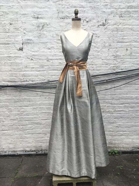 Shantung Silk Dress, Grey Silk Dress, Floral Ball Gown, Obi Sash, Silk Evening Gown, Ball Gown Dress, Gown Skirt, Fashion 1950s, Ball Gown Skirt