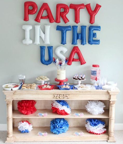 Red White And Blue Decorations, Blue Decorations, Usa Party, American Party, Party In The Usa, Fourth Of July Food, Heart Party, Boda Mexicana, Fourth Of July Decor