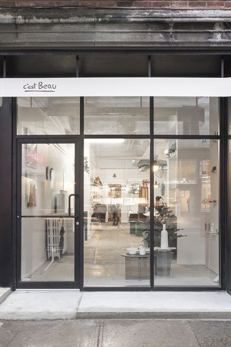 Shopfront Glazing Minimalist Commercial Building, Salon Glass Door Design, Cafe Glass Door, Luxury Salon Interior Design, Metal Entrance Doors, Toko Skincare, Aluminium Glass Door, Store Entrance, Country Stores