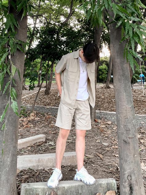 Korean Guy Summer Outfit, Summer Outfits For Guys Aesthetic, Korean Boy Outfit Casual Summer, Asian Male Summer Outfits, Outfit Laki Laki Casual, Ootd Cowok Casual, Outfit Cowok Casual, Outfit Cowok Simple, Korean Summer Outfits Men