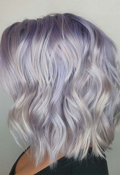 Pearl Hair Color, Silver Purple Hair, Grey Hair Color Silver, Light Purple Hair, Silver Blonde Hair, Makeup Tip, Purple Highlights, Lilac Hair, Balayage Blonde