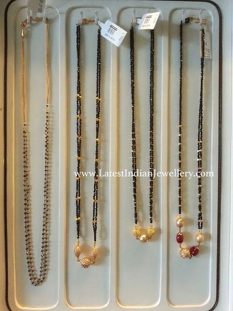 Black Beads Chains Gold Short, Black Beads Mangalsutra Design Simple Short, Blackbeads Short Models, Short Black Beads Designs, Black Diamond Mangalsutra, Nallapusalu Designs Gold Short, Antique Mangalsutra, Black Diamond Chain, Black Beats