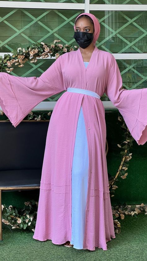 Simple Abaya Designs Casual, Simple Kimono, Simple Abaya Designs, Simple Abaya, Mode Abayas, Simple Long Dress, Street Style Outfits Casual, Islamic Fashion Dresses, Modest Dresses Fashion