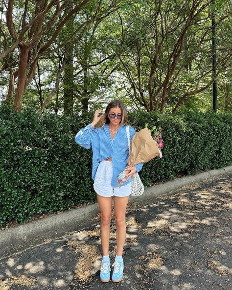 soaking in all the summer farmers market runs 💐🩵 #ootd #outfitinspiration #summerstyle #pintereststyle #pinterestaesthetic #pinterestinspired #summeraesthetic Farmers Market Summer Outfit, Summer Farmers Market Outfit, Farmers Market Outfit Summer Casual, Farmers Market Photoshoot, Market Outfit Ideas, Coastal Summer Outfits, Farmers Market Outfit Summer, Market Outfit Summer, Summer Farmers Market