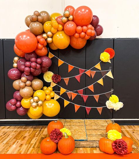 Aledo Middle School 7th and 8th graders are ready for their fall dance! 🍂🎃 #hippophoorayballoons #balloons #balloongarland… | Instagram Middle School Fall Dance Decorations, Middle School Dance Decorations, Fall Dance Ideas, School Fall Festival Ideas Decoration, Middle School Fall Festival Ideas, Fall Festival Decorations School, Fall Ball Dance, Fall Dance Themes, Fall Dance Decorations