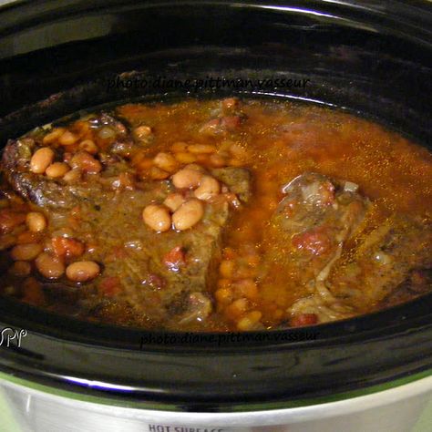 Mexican Roast, Crock Pot Mexican, Pinto Beans Recipe, Rotel Recipes, Pinto Bean Recipes, Granulated Garlic, Crockpot Roast, Rotel Tomatoes, Beef Chuck Roast