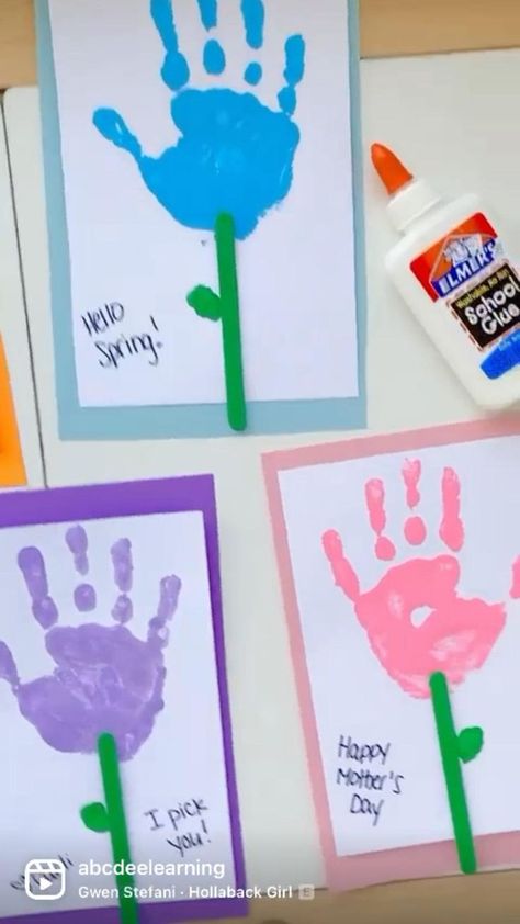 Handprint Flower, Spring Toddler Crafts, Spring Crafts Preschool, Diy Mother's Day Crafts, Art Activities For Toddlers, K Crafts, Toddler Art Projects, Toddler Arts And Crafts, Spring Preschool