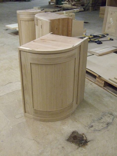 Curved wall cabinet Curved Edge Cabinet, Arch Design For Kitchen, Kitchen Design Commercial, Kitchen Design Ikea, Curved Kitchen Cabinets, Kitchen Design Ideas White, Kitchen Design Contemporary, Built In Sideboard, Chefs Kitchen Design