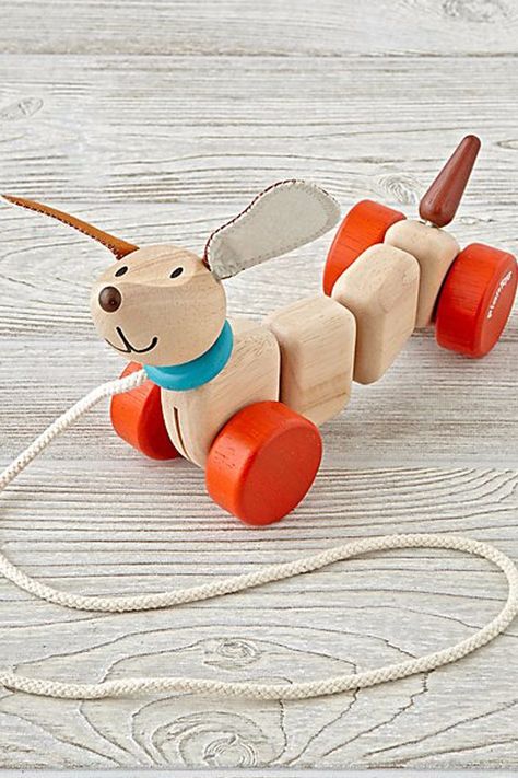 Wooden Toys Design, Wooden Toys Plans, Woodworking Toys, Good Birthday Presents, Plan Toys, Kids Wooden Toys, Happy Puppy, Pull Toy, Wood Toys