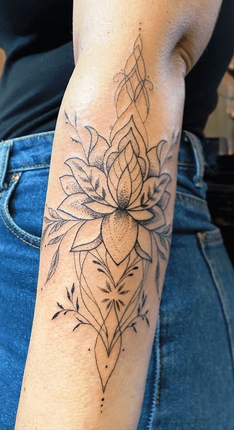 Lotus Flower Arm Tattoo, Tattoo Ideas Lotus, Lotus Hand Tattoo, Lotus Tattoo Ideas, Tattoo Ladies, Mandala Tattoos For Women, Lotusblume Tattoo, Lotus Flower Tattoo Design, Lotus Tattoo Design