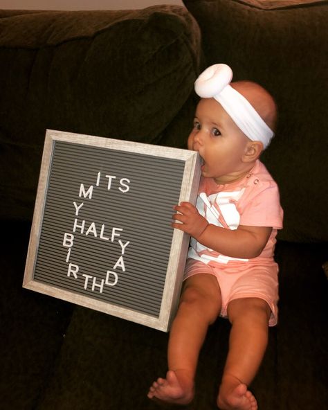 Half Birthday Letter Board Ideas, 6 Months Milestones Pictures, 6 Month Letter Board Ideas, Five Months Baby Photography, 3 Month Old Milestones Pictures, One Month Photoshoot Ideas, 4 Months Baby Pictures Ideas, 3 Month Baby Picture Ideas, Half Way To One Photoshoot Ideas