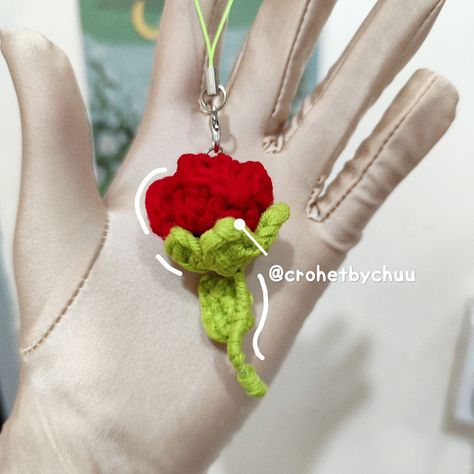 Rose Keychain 🌹 . Like & Share 🌸 Crochet Rose Keychain Free Pattern, Crochet Rose Keychain, Rose Keychain, Mini Keychain, Rose Crochet, Mini Roses, Crochet Rose, Crochet Keychain, Small Rose