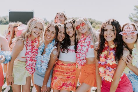 Hawaii Luau Outfits Ideas, Beach Club Bid Day, Chi O Bunga Bid Day, Tropical Sorority Theme, Paradise Theme Party Outfit, Tropical Bid Day Theme, Beach Theme Dress Up Day, Welcome To Paradise Bid Day Theme, Hawaiian Sorority Theme