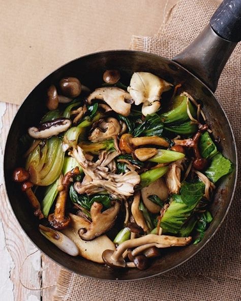 King Oyster Mushroom Recipe Stir Fry, Shimeji Mushroom Recipe, Vegan Stirfry, Quick Evening Meals, Best Stir Fry Recipe, Vegetable Stir Fry Recipe, Veggie Box, King Oyster, Pak Choi