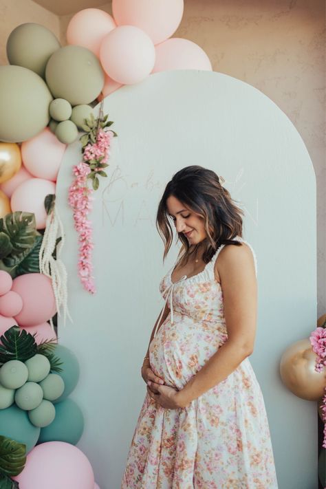 Looking for a cute floral dress that is baby bump friendly? I wore this dress for my baby shower and loved it! Perfect for a cute maternity outfit. Tap to shop! Baby Shower Dress Spring, Baby In Bloom Outfit Ideas, Floral Maternity Dress, Baby Shower Look, Spring Baby Shower Outfit, Pregnancy Party Outfit, Spring Baby Shower Outfit For Mom, Maternity Easter Dress, Casual Baby Shower Outfit For Mom