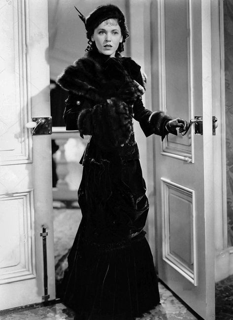 Forever Louise Brooks on Twitter: "Maureen O’Sullivan in Anna Karenina, 1935.… " Hannah And Her Sisters, Maureen O'sullivan, Fredric March, John Gilbert, Old Hollywood Actresses, Louise Brooks, Greta Garbo, Anna Karenina, Old Hollywood