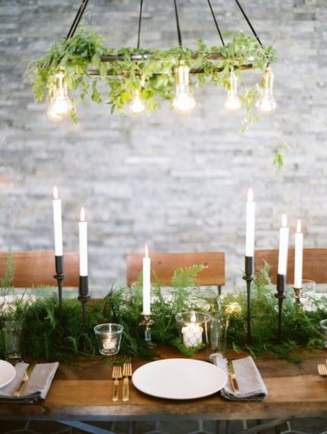 Winter Table Setting, Fern Wedding, Deco Table Noel, Rustic Wedding Decorations, Winter Wedding Decorations, Winter Table, Wedding Floral Centerpieces, Rustic Wedding Centerpieces, Wedding Winter