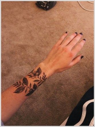 Design Tatuaje, Tattoo Schrift, Beautiful Flower Tattoos, Meaningful Tattoos For Women, Small Wrist Tattoos, Floral Tattoo Design, Tattoo Bracelet, Wrist Bracelet, Temporary Tattoo Designs