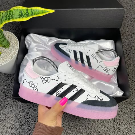 Fire Shoes, Hello Kitty Shoes, Pretty Sneakers, Fav Shoes, Cool Sneakers, Pretty Shoes Sneakers, Profile Ideas, Shoes To Buy, Adidas Samba Og