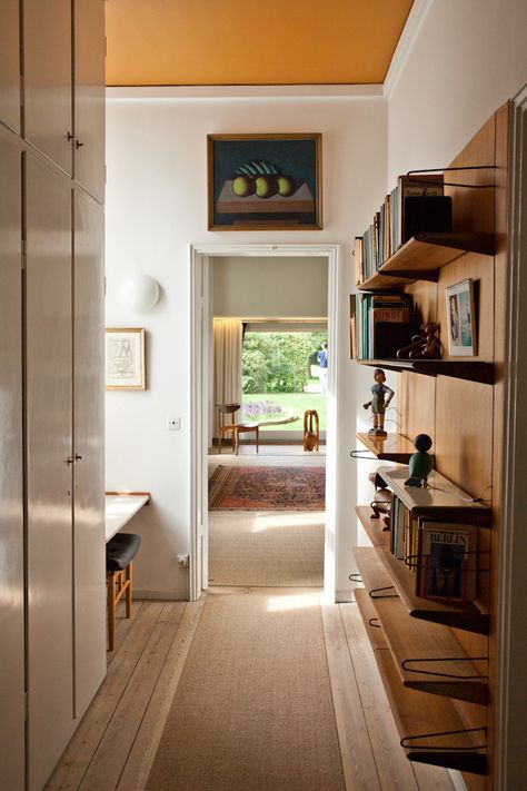 The mustard painted ceilings at the Finn Juhl House Copenhagen are a great way to warm up a space. Are you a fan of the painted ceiling trend? Join the debate! #ceilings #paintedceilings #trend #interiors Painted Ceiling Above Picture Rail, Easy Mural Ideas, Finn Juhl House, Houseboat Ideas, Minimalism Living, Ceiling Paint Colors, Yellow Ceiling, Flip Ideas, Accent Ceiling