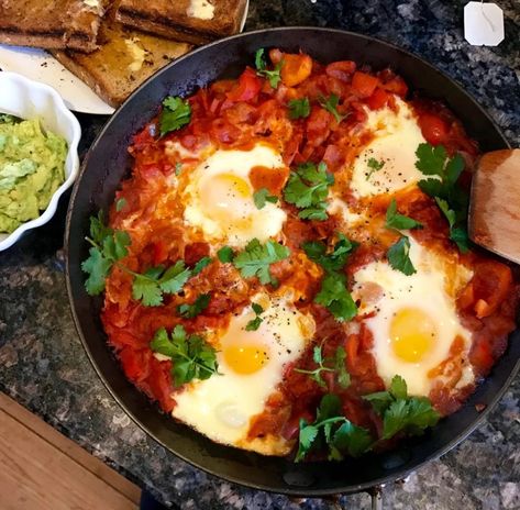 Balance Breakfast, Mexican Breakfast Dishes, Huevos Rancheros Recipe, Mexican Flavors, Weekly Dinner, Mexican Breakfast Recipes, Mexican Breakfast, Happy Cooking, Huevos Rancheros