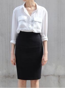 Skirt Black And White, Pencil Skirt Outfits, White Minimal, Diy Skirt, Minimal Classic, Trendy Skirts, Black Pencil Skirt, Black Pencil, Business Outfit