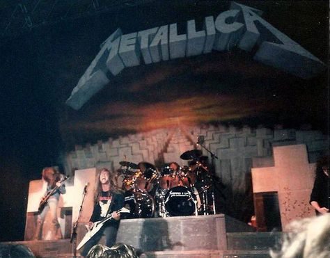 i was there!!  Metallica live in 1986. Metallica 1986, Metallica Live, 80s Pictures, Metallica Concert, Metallica Band, Bob Rock, Metallica Art, Cliff Burton, Concert Pics