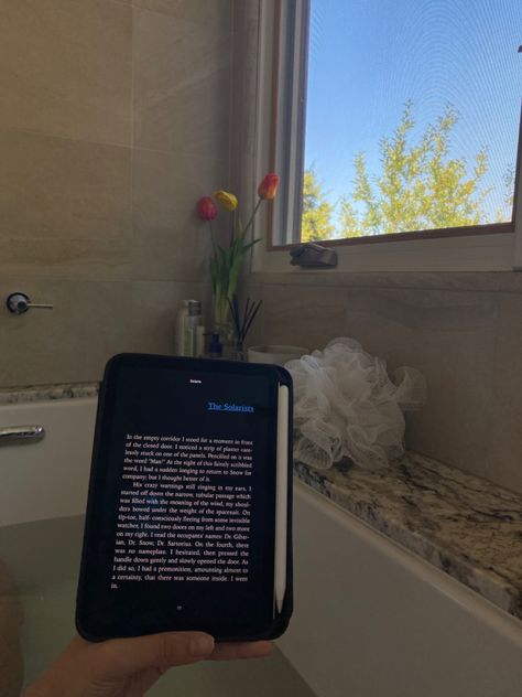 #reading #ipadmini #ipad #tulips #bath #metime #relaxation #window #tub #bathtub #solaris #granite #ebook #tablet #read #book #candle Ipad Mini Reading Aesthetic, Ipad Mini Reading, Reading On Ipad, Ipad Reading Aesthetic, Ipad Mini Aesthetic, Kindle Bookstagram, Ipad Reading, Ball Makeup, Ipad Essentials