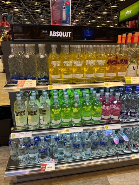 Alc Aesthetic, Absolut Vodka Aesthetic, Alcohol Drinks Aesthetic, Alcohol Aesthetic Drinks, Alcoholic Aesthetic, Drinking Alcohol Aesthetic, Alcoholic Drinks Aesthetic, Vodka Redbull, Alcoholic Drinks Pictures