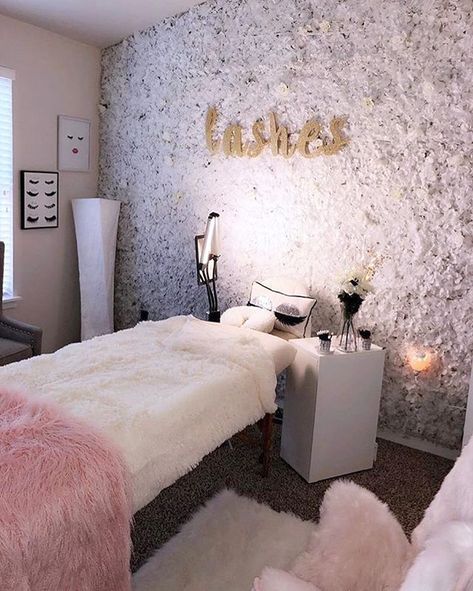 Lash Room Decorations | Flower Wall Lash Room Ideas, Salon Interior Design Ideas, Nail Salon Interior Design, Lash Room Decor, Esthetician Room Decor, Esthetics Room, Spa Room Decor, Eyelash Salon, Lash Studio