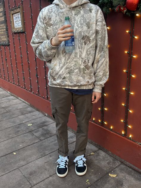 Camo Hoodie Outfit Men, Camo Hoodie Outfit, Camo Aesthetic, Aesthetic Guy, Hoodie Outfit Men, Guy Style, Camo Outfits, Camo Hoodie, Aesthetic Guys