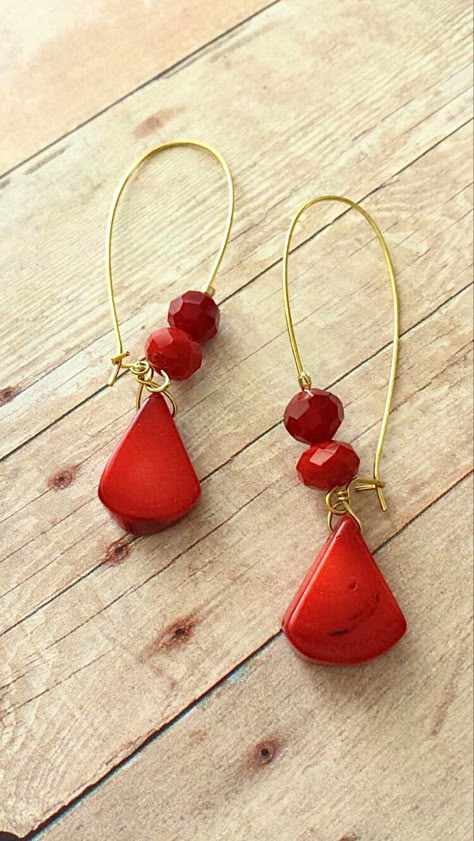 Anting Manik, Geode Jewelry, Drop Hoop Earrings, Gem Earrings, Earrings Inspiration, Homemade Jewelry, Handmade Wire Jewelry, Handmade Jewelry Diy, Red Earrings