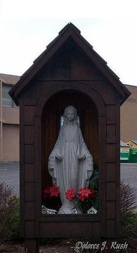 Virgin Mary Shrine at Coronation of our Lady Catholic Church. Grandview, MO Virgin Mary Statue Garden, Catholic Garden, Mary Shrine, Virgin Mary Shrine, Marian Garden, Grotto Design, Brick House Exterior, Marian Shrines, Shrines Box