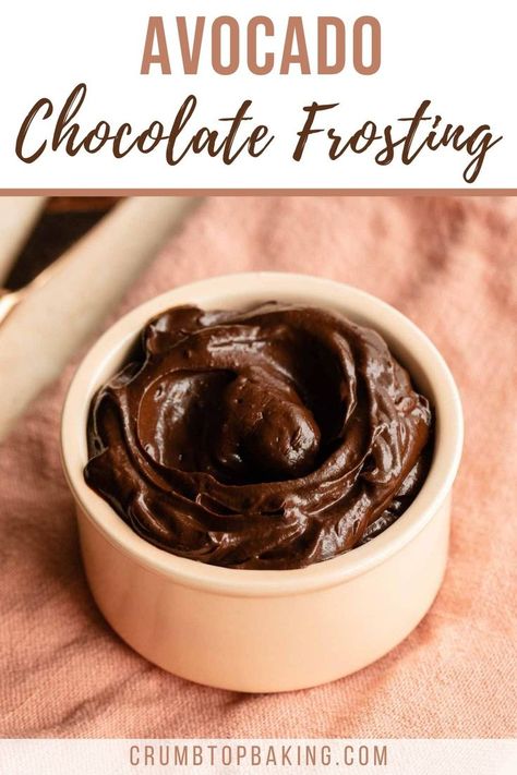 Chocolate avocado frosting in a pink bowl on a pink napkin. Sugar Free Chocolate Frosting, Frosting Alternative, Healthy Chocolate Frosting Recipe, Gastric Recipes, Avocado Chocolate Frosting, Birthday Cookout, Chocolate Ganache Icing, Avocado Frosting, Healthy Frosting