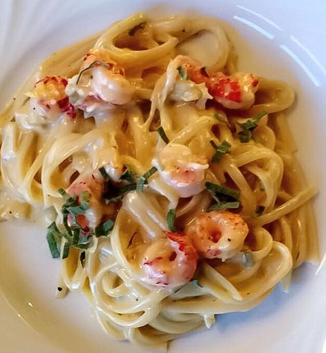 Garlic Butter White Wine Crayfish Linguine – WhatsCookingAnita White Wine Recipes, Linguine Recipes, Wine Butter, I Am Lucky, Garlic Pasta, Pasta Dinner Recipes, Seafood Pasta, How To Cook Shrimp, Linguine