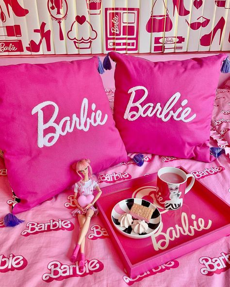 Barbie Mood, Barbie Store, Pie From Scratch, Pink Pie, Rosa Barbie, Terrifying Halloween, Barbie 2023, Kitty Makeup, Barbie Food