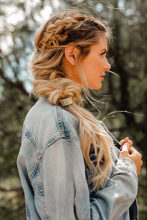 no fuss fishtail tutorial via laurenconrad.com Braid Photoshoot, Fishtail Tutorial, Boho Braid, Curly Hair Braids, Barefoot Blonde, Long Box Braids, Long Blonde, Trending Hairstyles, Boho Hairstyles